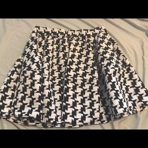 Express skirt, houndstooth print